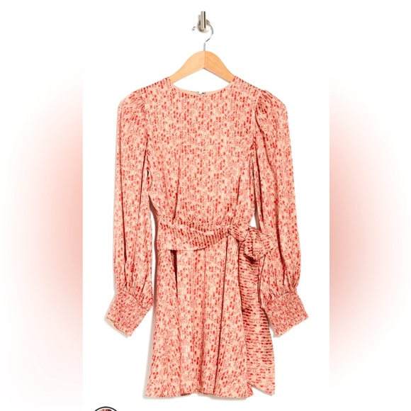 Alice + Olivia Dresses & Skirts - Alice & Olivia long sleeve dress.